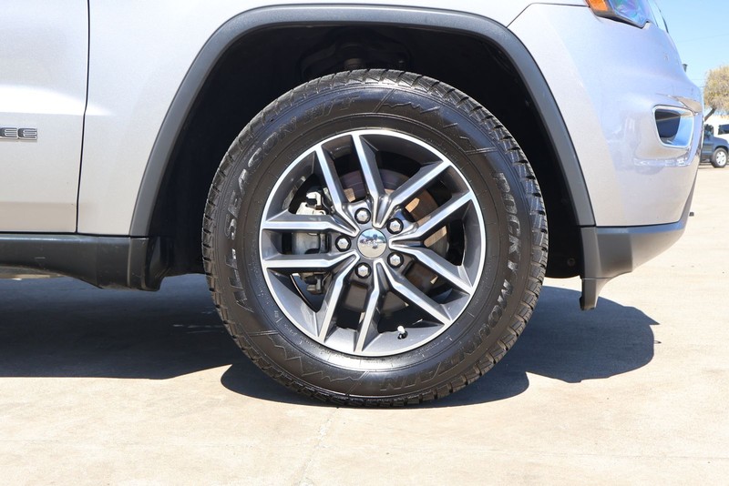 Jeep Grand Cherokee Vehicle Full-screen Gallery Image 14