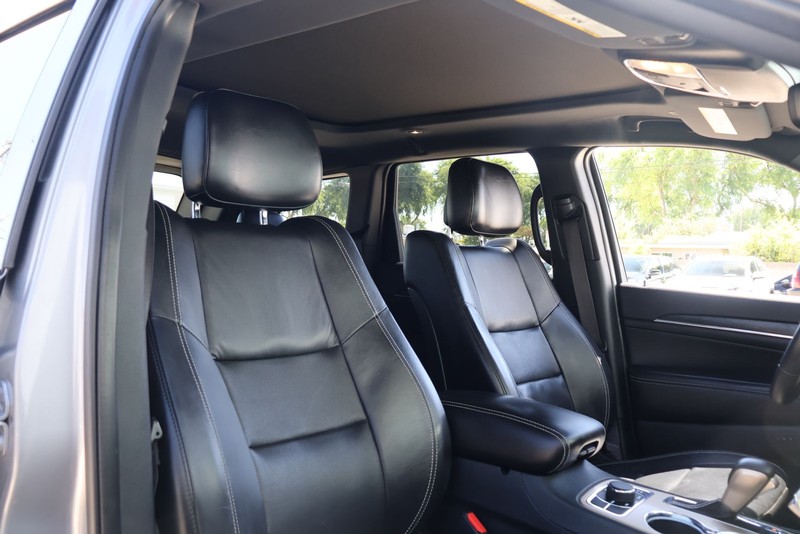 Jeep Grand Cherokee Vehicle Full-screen Gallery Image 21