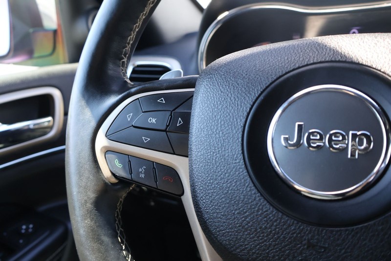 Jeep Grand Cherokee Vehicle Full-screen Gallery Image 27