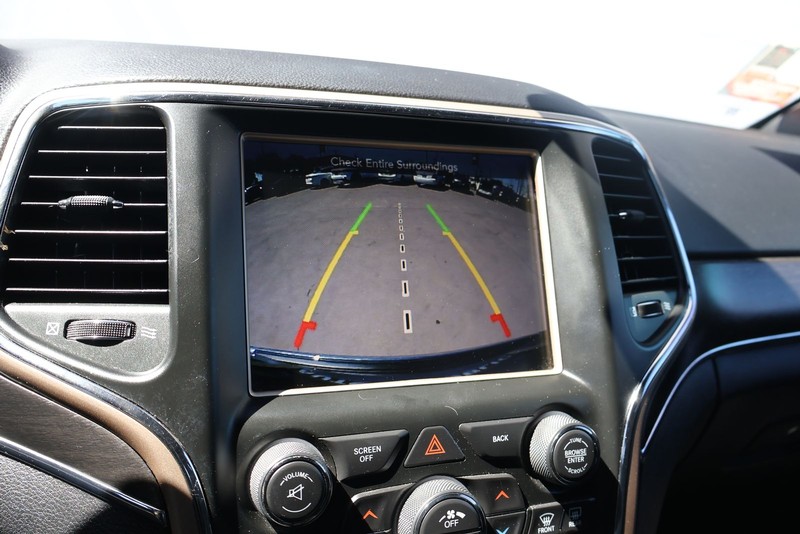 Jeep Grand Cherokee Vehicle Full-screen Gallery Image 31