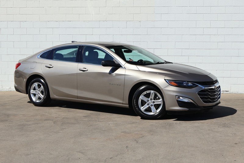 Chevrolet Malibu Vehicle Full-screen Gallery Image 01