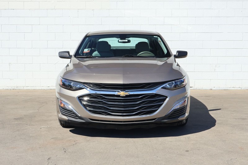 Chevrolet Malibu Vehicle Full-screen Gallery Image 02