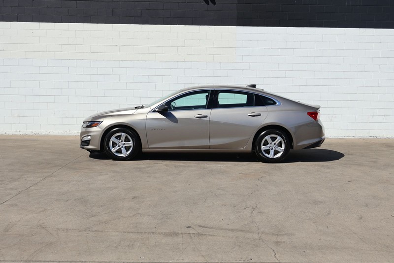 Chevrolet Malibu Vehicle Full-screen Gallery Image 10