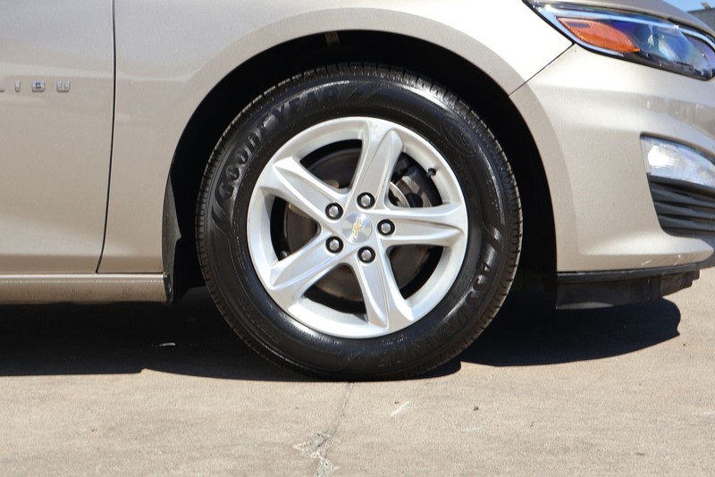 Chevrolet Malibu Vehicle Full-screen Gallery Image 13