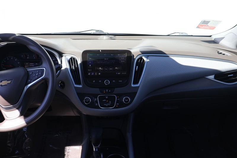 Chevrolet Malibu Vehicle Full-screen Gallery Image 27