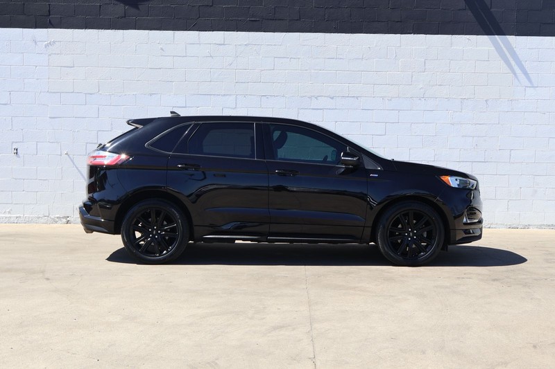 Ford Edge Vehicle Full-screen Gallery Image 04