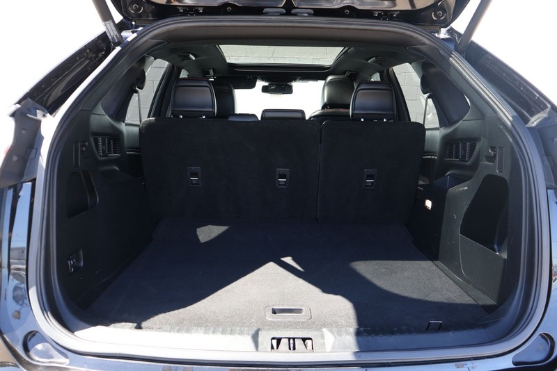 Ford Edge Vehicle Full-screen Gallery Image 07