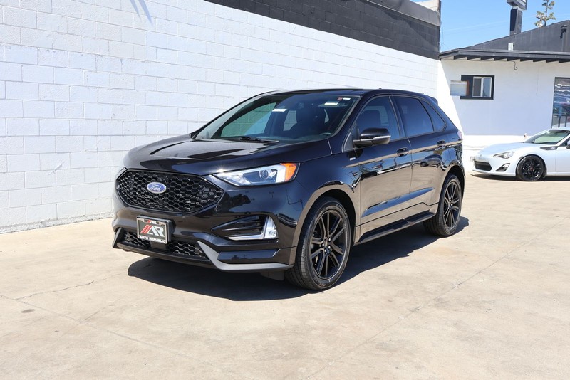 Ford Edge Vehicle Full-screen Gallery Image 10