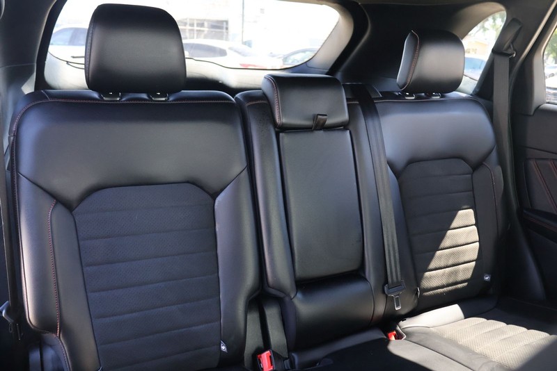 Ford Edge Vehicle Full-screen Gallery Image 20