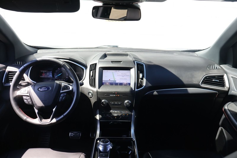 Ford Edge Vehicle Full-screen Gallery Image 22