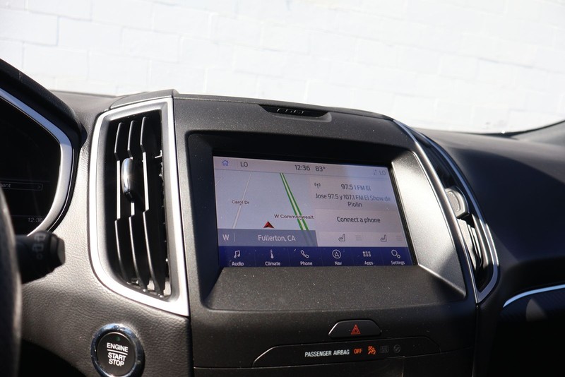 Ford Edge Vehicle Full-screen Gallery Image 28