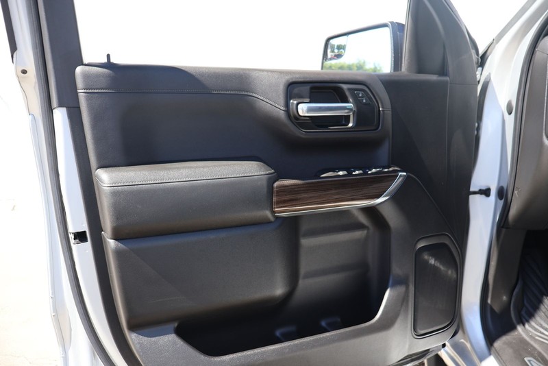 Chevrolet Silverado 1500 Vehicle Full-screen Gallery Image 14