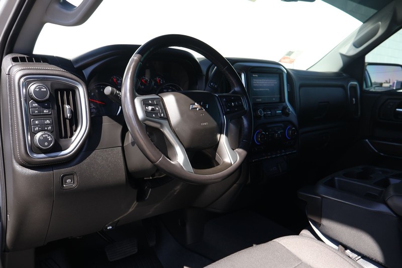 Chevrolet Silverado 1500 Vehicle Full-screen Gallery Image 16