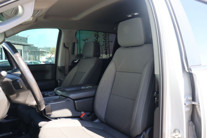 Chevrolet Silverado 1500 Vehicle Full-screen Gallery Image 17