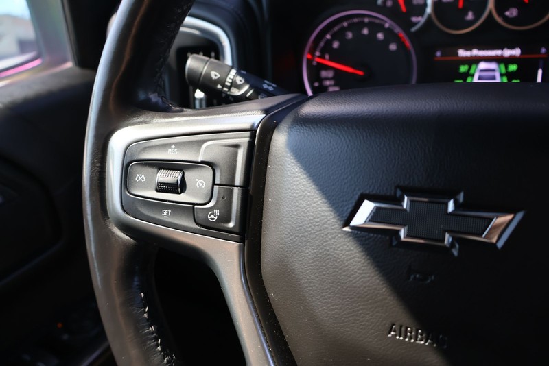 Chevrolet Silverado 1500 Vehicle Full-screen Gallery Image 25