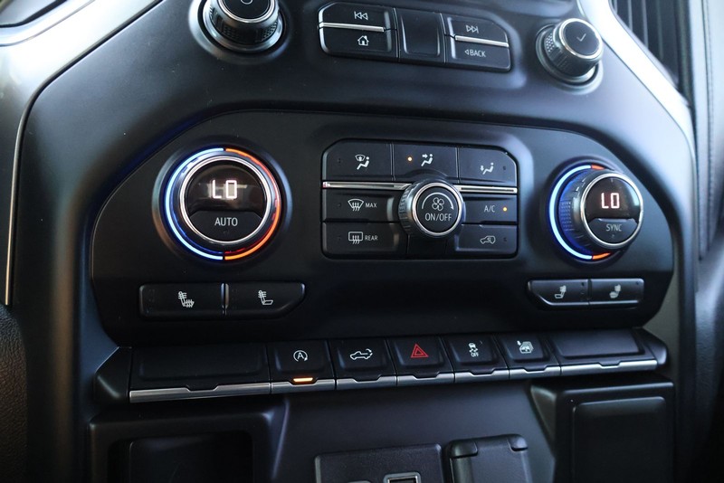 Chevrolet Silverado 1500 Vehicle Full-screen Gallery Image 32