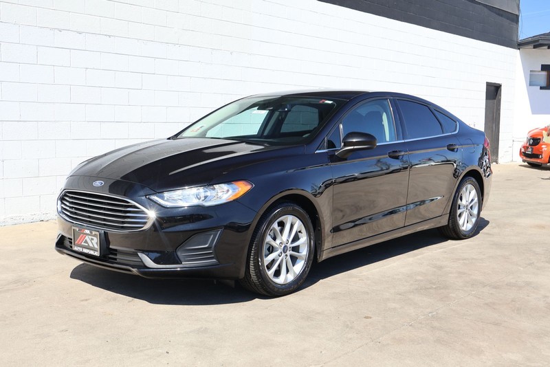 Ford Fusion Vehicle Full-screen Gallery Image 11