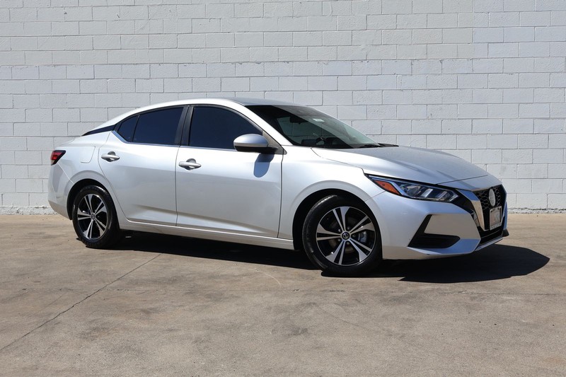 Nissan Sentra Vehicle Full-screen Gallery Image 01