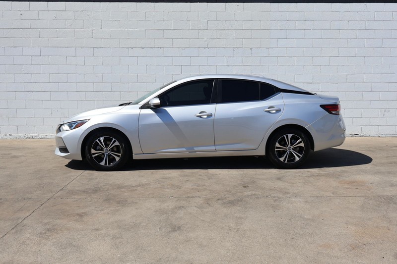 Nissan Sentra Vehicle Full-screen Gallery Image 10