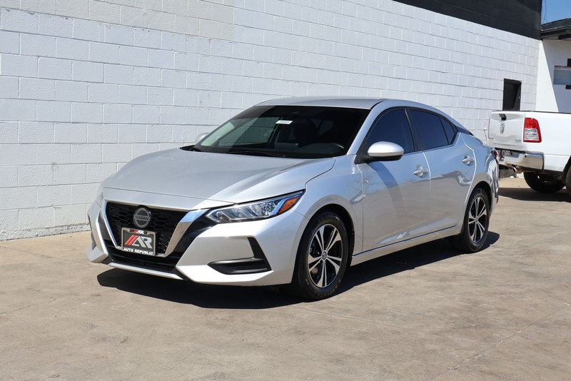 Nissan Sentra Vehicle Full-screen Gallery Image 11