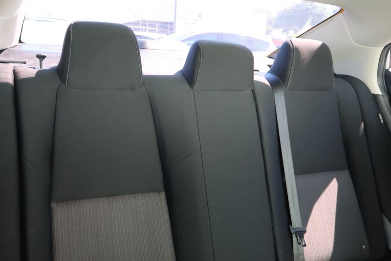 Nissan Sentra Vehicle Full-screen Gallery Image 21