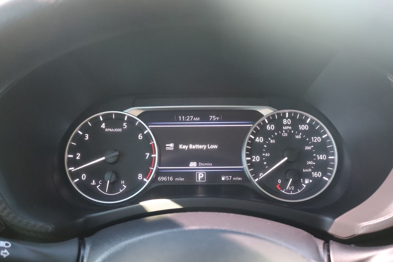 Nissan Sentra Vehicle Full-screen Gallery Image 23