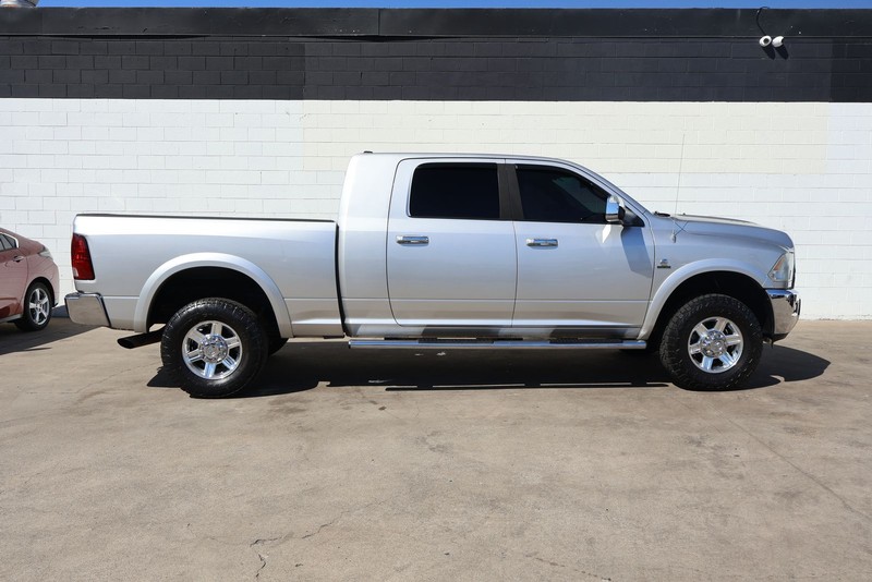 Ram 2500 Vehicle Full-screen Gallery Image 01