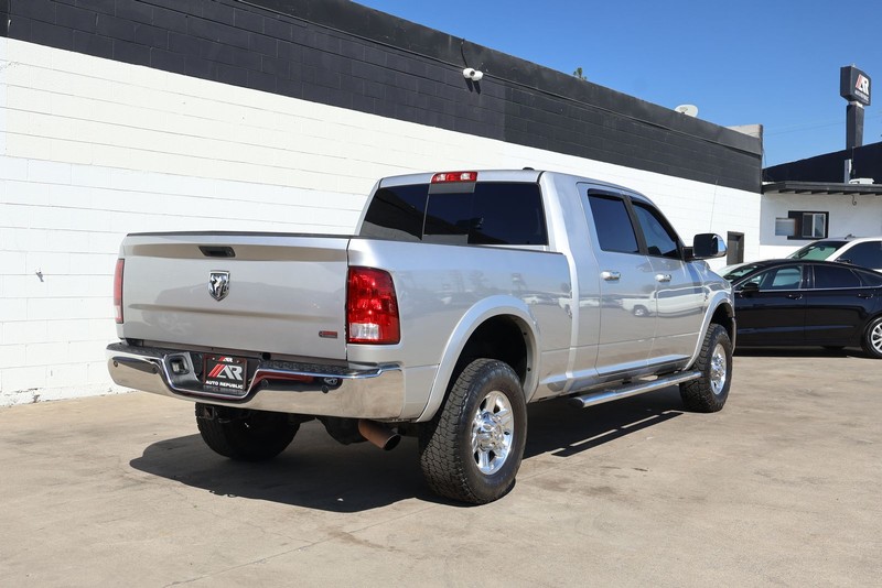 Ram 2500 Vehicle Full-screen Gallery Image 05