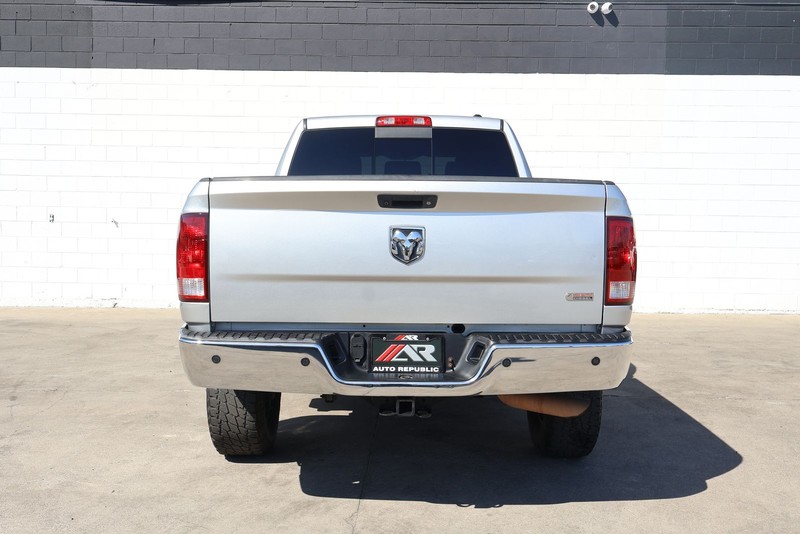 Ram 2500 Vehicle Full-screen Gallery Image 06