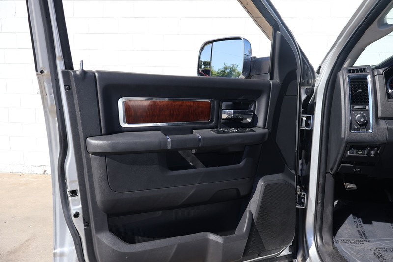 Ram 2500 Vehicle Full-screen Gallery Image 14