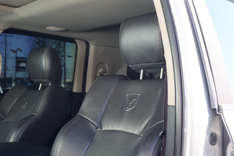 Ram 2500 Vehicle Full-screen Gallery Image 18