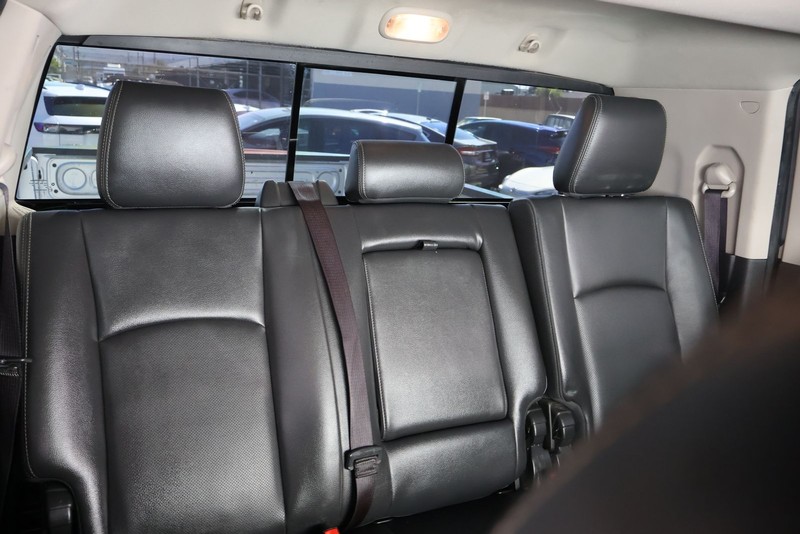 Ram 2500 Vehicle Full-screen Gallery Image 22