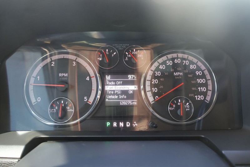 Ram 2500 Vehicle Full-screen Gallery Image 25