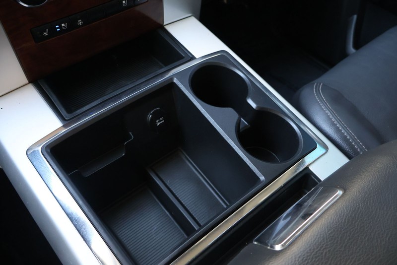 Ram 2500 Vehicle Full-screen Gallery Image 33