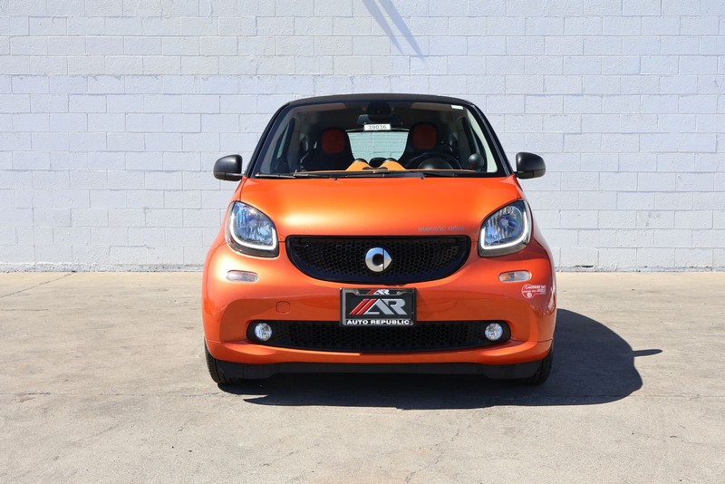 smart fortwo electric drive Vehicle Full-screen Gallery Image 02
