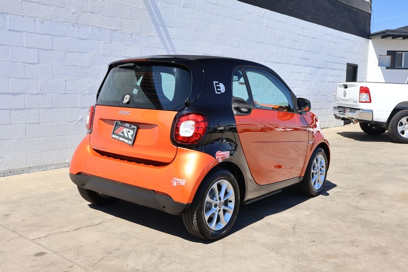 smart fortwo electric drive Vehicle Full-screen Gallery Image 05