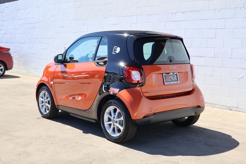 smart fortwo electric drive Vehicle Full-screen Gallery Image 08