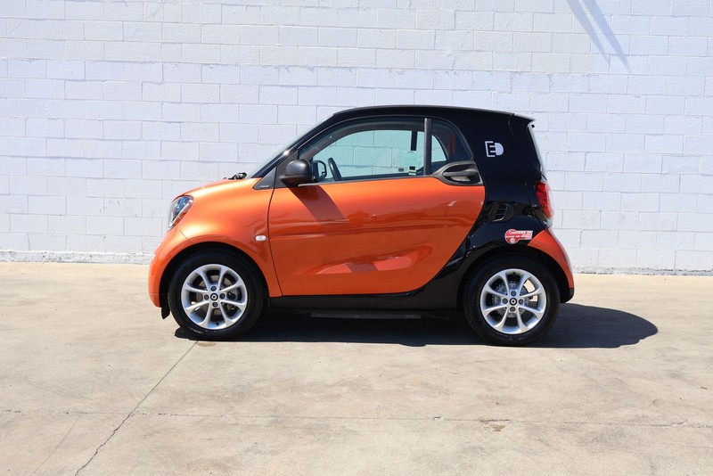 smart fortwo electric drive Vehicle Full-screen Gallery Image 09