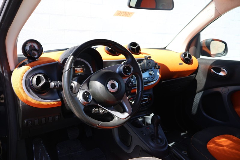 smart fortwo electric drive Vehicle Full-screen Gallery Image 14