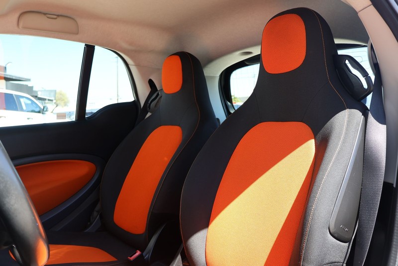 smart fortwo electric drive Vehicle Full-screen Gallery Image 15