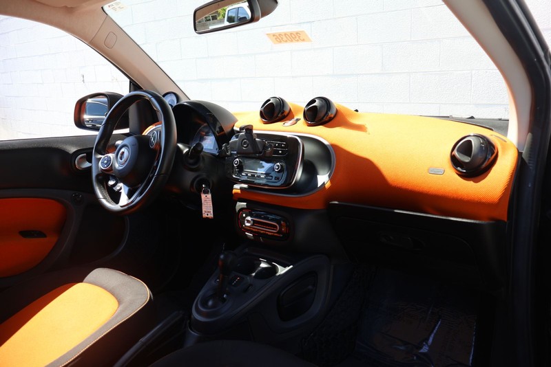 smart fortwo electric drive Vehicle Full-screen Gallery Image 17