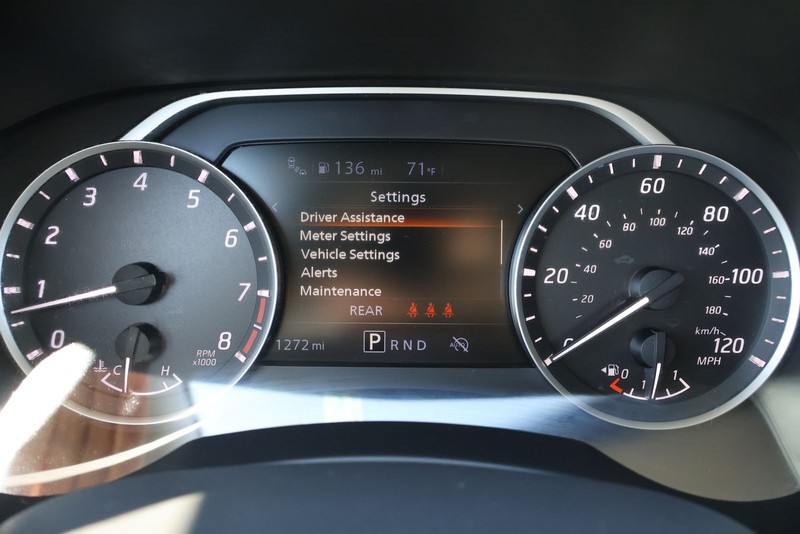 Nissan Frontier Vehicle Full-screen Gallery Image 23