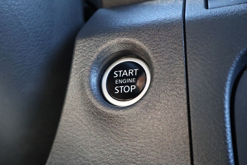 Nissan Frontier Vehicle Full-screen Gallery Image 27