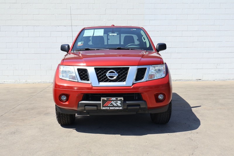 Nissan Frontier Vehicle Full-screen Gallery Image 02