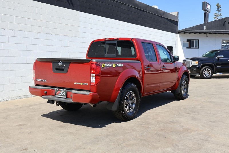 Nissan Frontier Vehicle Full-screen Gallery Image 05