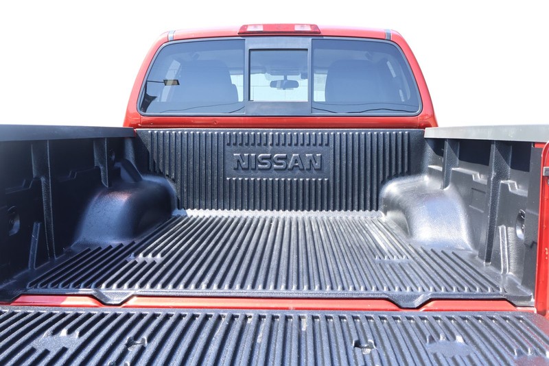 Nissan Frontier Vehicle Full-screen Gallery Image 07