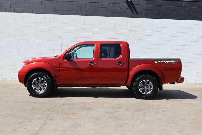 Nissan Frontier Vehicle Full-screen Gallery Image 09