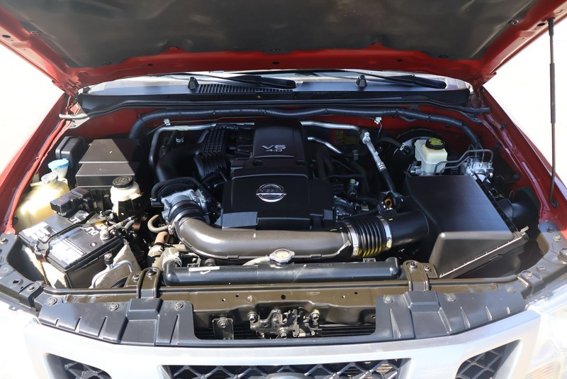 Nissan Frontier Vehicle Full-screen Gallery Image 11