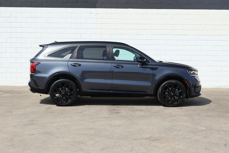 Kia Sorento Vehicle Full-screen Gallery Image 04