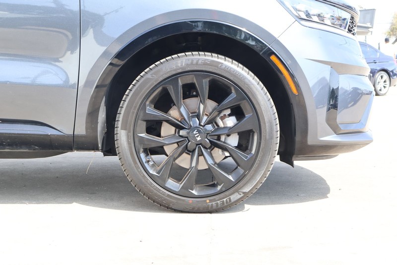 Kia Sorento Vehicle Full-screen Gallery Image 14